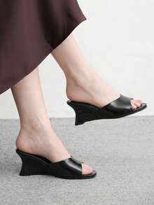 CUCCOO BIZCHIC Temperament Glossy Open Toe Sandals Women, Niche Special-Shaped Heel Mules Shoes, Daily Commuting Versatile Outer Wear Slippers Wedge Heel Fashion - Black - View 1