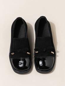 SHEIN 1 Pair Block Heel Flat Kids Shoes With Bow Design, Simple All-Season Children Flats - Black - View 5