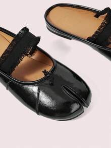 CUCCOO DOLLMOD Women's Fringe Trim Strap Split‑Toe Tabi Backless Slip‑On Flat Mule Slippers Black Fall Shoes - Black - View 4