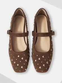 Mnmlis Women's Fashion Rivet Flat Shoes, Fashion Commuting - Brown - View 1