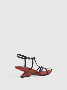 CUCCOO SZL 女款 T 字頭尖頭不規則鞋跟麂皮縫線亮面高跟涼鞋，適合約會與通勤穿搭 - 咖啡色拼黑色 - 查看 4