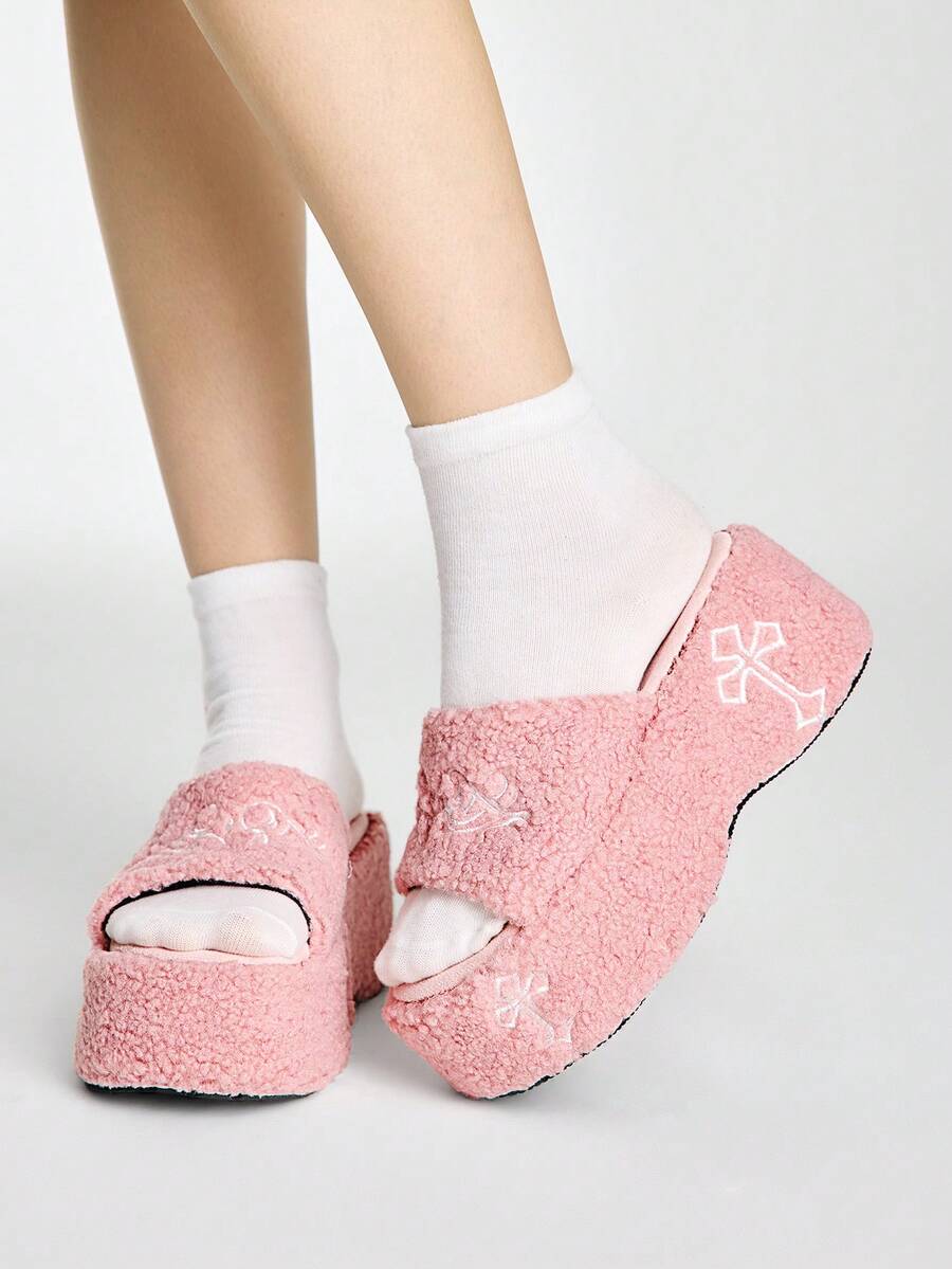 ROMWE Kawaii 女款斜跟厚底涼鞋 深色搖滾龐克哥德風 夏季露趾羅馬沙灘涼鞋 刺繡字母款 派對洋裝鞋 - 粉--色 - 查看 1