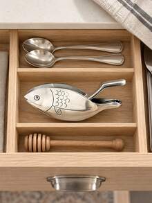 1pc Stainless Steel Lemon Squeezer, Creative Fish-Shaped Manual Citrus Juicer, Handheld Lime And Lemon Wedge Press, Portable Fruit Juicing Tool For Kitchen, Bar, And Restaurant - Silver - View 9
