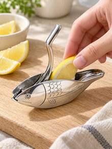 1pc Stainless Steel Lemon Squeezer, Creative Fish-Shaped Manual Citrus Juicer, Handheld Lime And Lemon Wedge Press, Portable Fruit Juicing Tool For Kitchen, Bar, And Restaurant - Silver - View 6