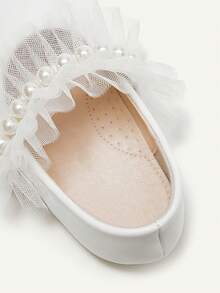 Cozy Pixies Collection Lace & Faux Pearl Adorable Flat Shoes For Baby Girls With Princess Style Wedding Theme In White, Suitable For Every Occasion Party - White - View 5