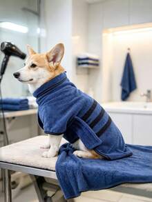 1PC Quick Dry Super Absorbent Thickened Microfiber Dog Bathrobe Towel With Hook And Loop Fastener For Medium Large Dogs Home Use - Multicolor - View 5