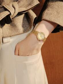 Opalesca Lady's Diamond-Studded Bracelet Watch, Female Light Luxury Model - Gold - View 9