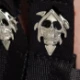 Balutan kaki anyaman bermotif tengkorak hitam