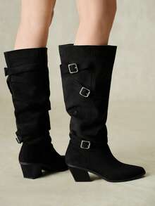 Styleloop Sepatu bot tinggi berujung runcing bertekstur buram, hak diagonal, gaya retro punk, gesper multi-logam, betis longgar, bertumpuk. - Hitam - View 1