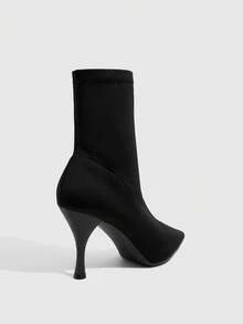 Daringsoles بوتات كاحل نسائية سوداء من القماش المرن بتصميم كأس المدبب، بوتات جوارب مرنة رقيقة متعددة الاستخدامات للتنقل، بوتات كاحل جديدة للخريف والشتاء من القماش المرن بتصميم مدبب وكعب متوسط، بوتات نسائية سوداء بسيطة وأنيقة وعصرية للتنقل بأسلوب ناعم، بوتات كاحل نحيفة ومريحة متعددة الاستخدامات بكعب متوسط - الأسود - مشاهدة 3