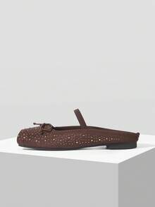 Mnmlis Sepatu Single Suede Cokelat Retro Hak Datar Kepala Persegi dengan Desain Pita Rhinestone untuk Musim Semi dan Musim Panas, Cocok untuk Kencan dan Perjalanan Harian - Coklat - View 2