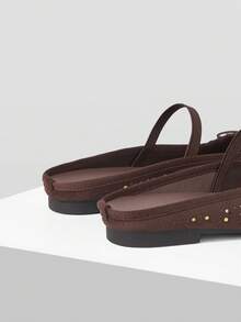 Mnmlis Sepatu Single Suede Cokelat Retro Hak Datar Kepala Persegi dengan Desain Pita Rhinestone untuk Musim Semi dan Musim Panas, Cocok untuk Kencan dan Perjalanan Harian - Coklat - View 4