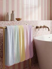 Handuk Mandi dan Tangan Bergaris Warna Permen Susu - Sangat Lembut, Daya Serap Tinggi, Ramah Kulit, Cepat Kering, Cocok untuk Penggunaan di Rumah, Kolam Renang, dan Kamar Mandi Dewasa. Sempurna untuk Dekorasi Kamar Mandi Rumah, Musim Kembali ke Sekolah, dan Suasana Salon Kecantikan. - MultiWarna - View 5