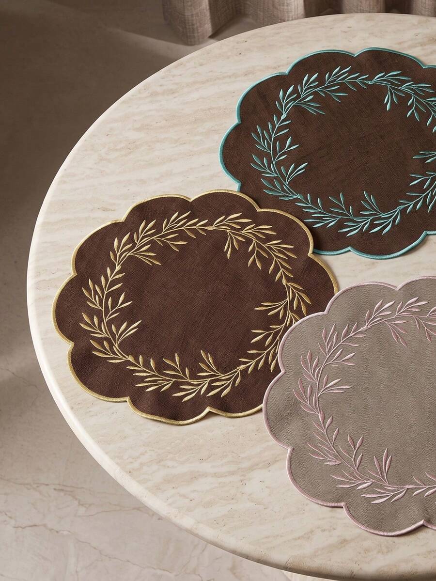 Cirelle 1PC Premium Embroidered Leaf Wreath Dining Placemat, Scalloped Edge Waterproof Oil Resistant Table Mat, Elegant Heat Insulated Fabric Pad For Dining Room Coffee Table Home Decoration - Multicolor - View 1