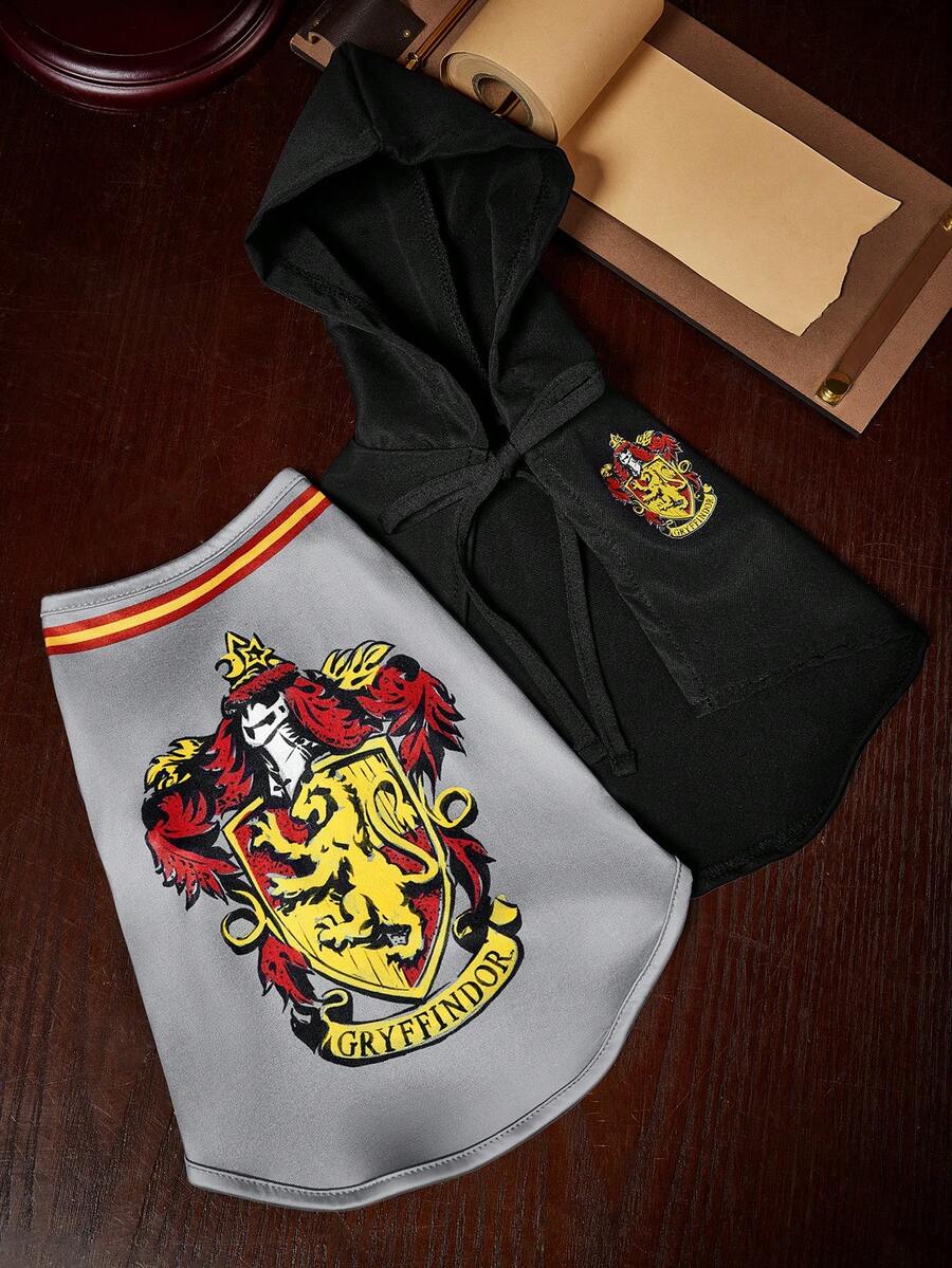 HARRY POTTER X SHEIN 寵物學院風裝扮服飾,連帽披風與背心,貓狗通用四季款,XXS-XXXXXL 多尺寸,徽章印花,透氣親膚,適合節日派對、主題聚會,貓狗趣味玩耍穿著 - 灰黑色 - 查看 1