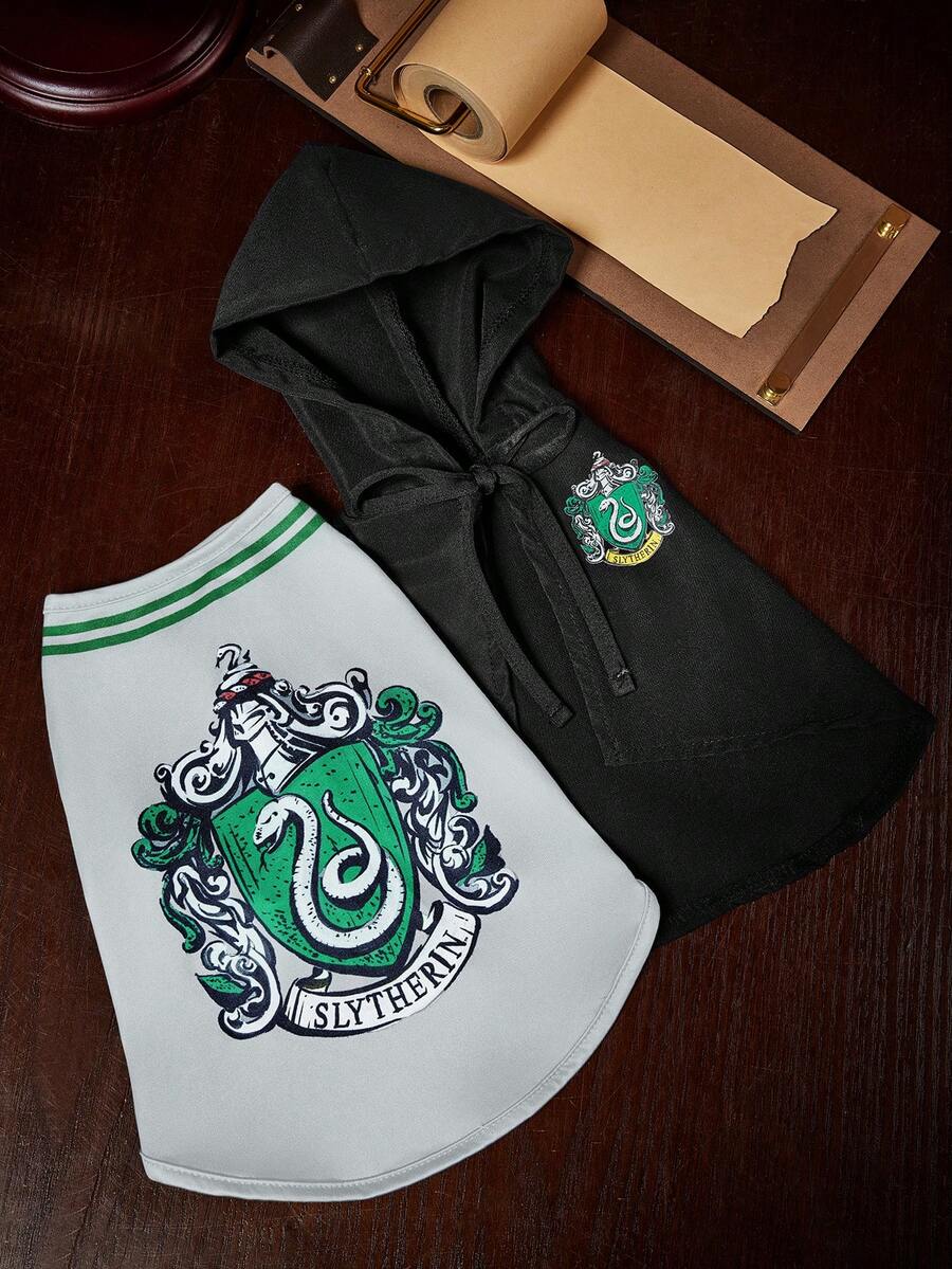 HARRY POTTER X SHEIN 寵物學院風裝扮服飾,連帽披風與背心,貓狗通用四季款,XXS-XXXXXL 多尺寸,徽章印花,透氣親膚,適合節日派對、主題聚會,貓狗趣味玩耍穿著 - 黑灰色 - 查看 1