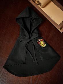 HARRY POTTER X SHEIN 寵物學院風裝扮服飾，連帽披風與背心，貓狗通用四季款，XXS-XXXXXL 多尺寸，徽章印花，透氣親膚，適合節日派對、主題聚會，貓狗趣味玩耍穿著 - 灰黑色 - 查看 3