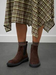 Nöista Maillard Dark Brown Chelsea Booties Round Toe Elastic Sleeve Thick Bottom Low Heel Retro Commuter Ankle Boots - Brown - View 8