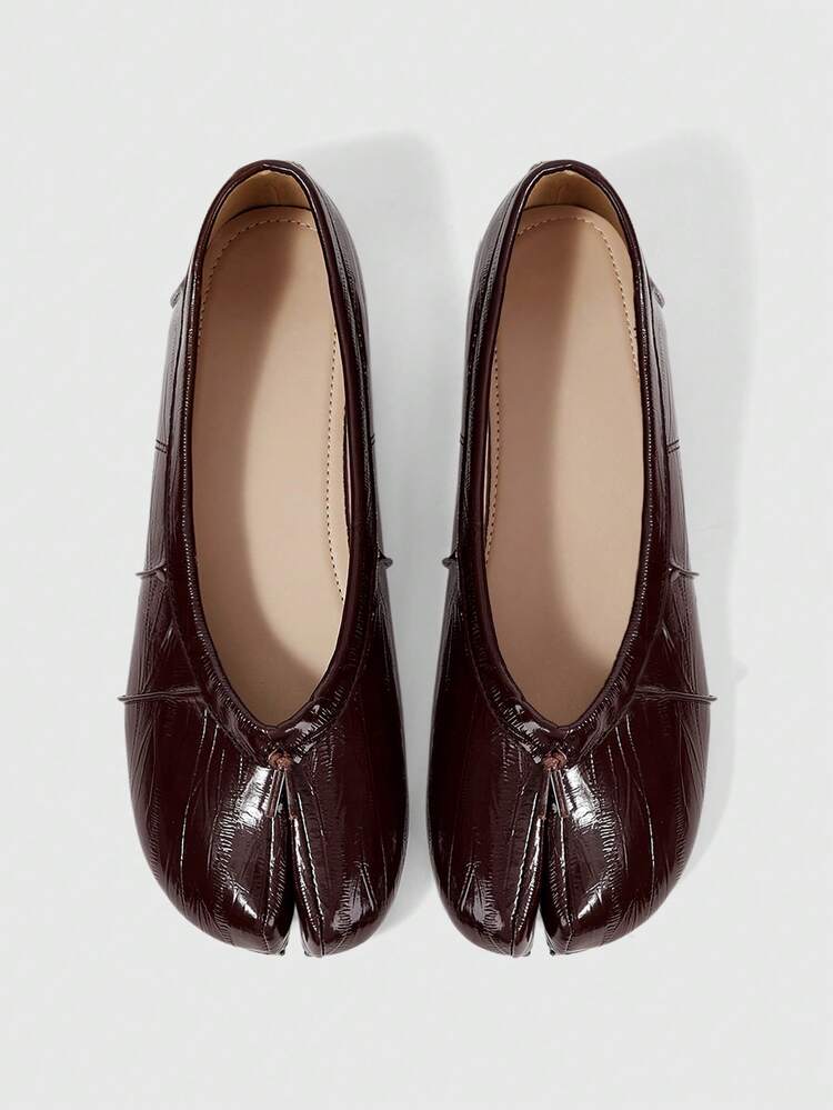 Sleekvia Folded Split-Toed Flat-Soled Shoes For Women, Soft Leather Low Vamp Bowknot Ballet Shoes - Reddish brown folds - View 2