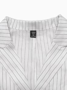 Velvienne Blazer Berpotongan Garis-Garis Ukuran Plus dengan Kancing Tunggal - Putih - View 6
