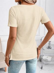SHEIN Clasi Camiseta de cuello en V con detalle de botones de color sólido - Albaricoque - Ver 2
