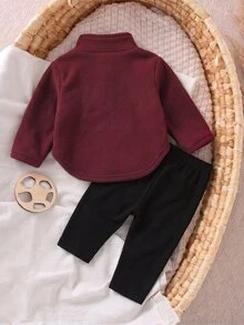 SHEIN Newborn Baby Letter Graphic Half Zip Thermal Sweatshirt & Pants - Burgundy - View 2