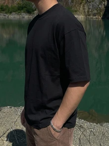 DAZY Camiseta de hombro caído de color sólido para hombres - Negro - Ver 6