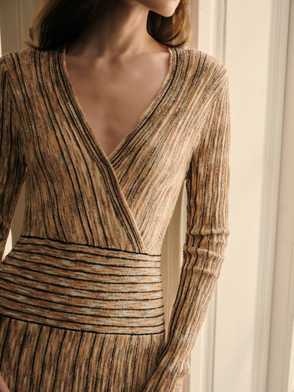 MOTF SPACE DYE PATTERN SURPLICE NECK PLISSE SLIM FIT SWEATER DRESS