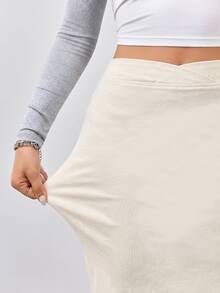 Flexra Rok Denim Belahan Paha Tinggi dengan Pinggang Tinggi - Krem - View 5