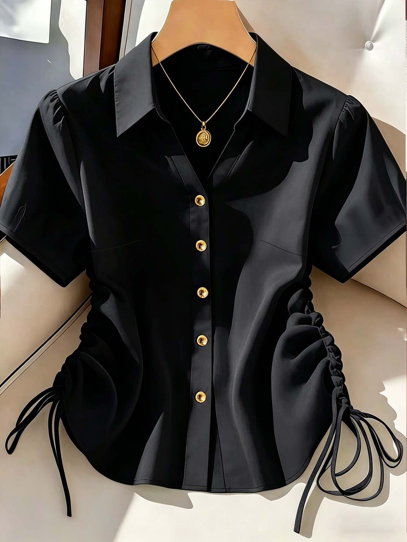 Resyla Chemise grande taille à cordon de serrage et boutons sur le devant - Noir - Voir 1