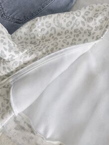 SHEIN 青少年女孩豹紋字母圖案袋鼠口袋拉鍊連帽衛衣 - 彩色 - 查看 5