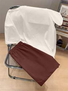 Manfinity Joysei Camiseta con gráfico de letras & Pantalones cortos con cintura de cordón para hombre - Marrón - Ver 3
