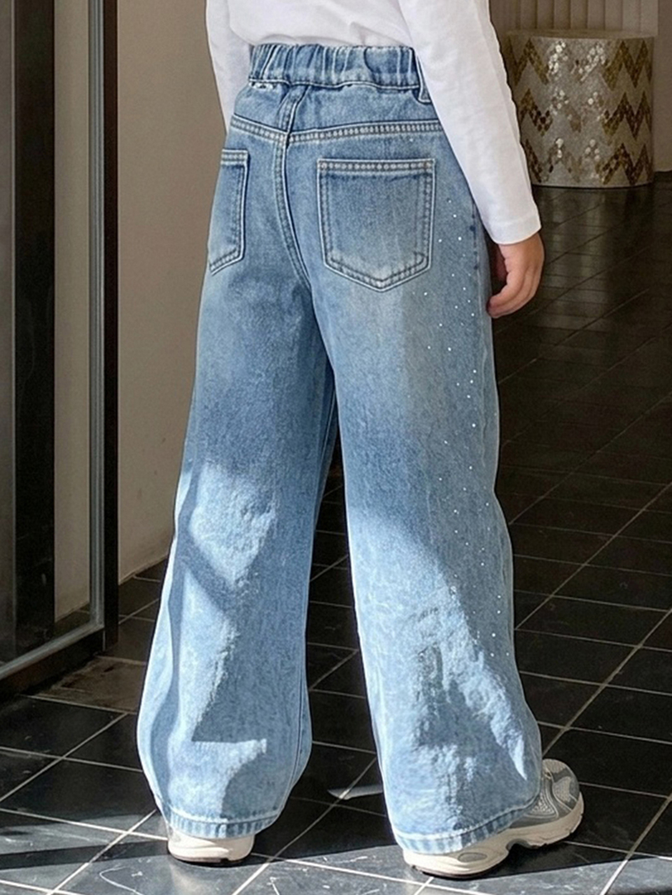 Young Girl Rhinestone Detail Slant Pocket Wide Leg Jeans Fall