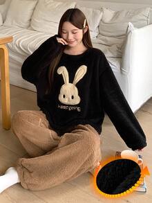 DAZY Set Piyama Flanel Bahu Longgar Motif Kelinci & Huruf Musim Dingin - MultiWarna - View 4