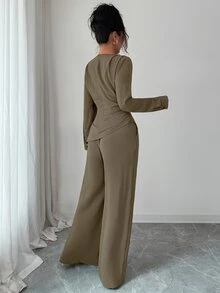 SHEIN Raffinéa 純色不對稱下擺T恤與寬腿長褲 - 卡其色 - 查看 2