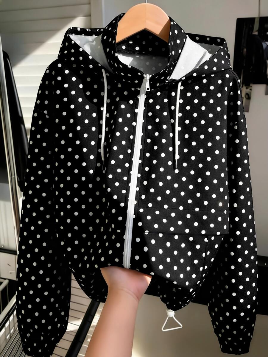 GlowEve CURVE Jaket Berkerudung dengan Tali Serut dan Bahu Jatuh Motif Polka Dot Plus - Hitam dan Putih - View 1