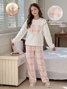 SHEIN Tween Girl Plaid Embroidery Heart Teddy Pullover Top & Pants PJ Set - Pink - View 5
