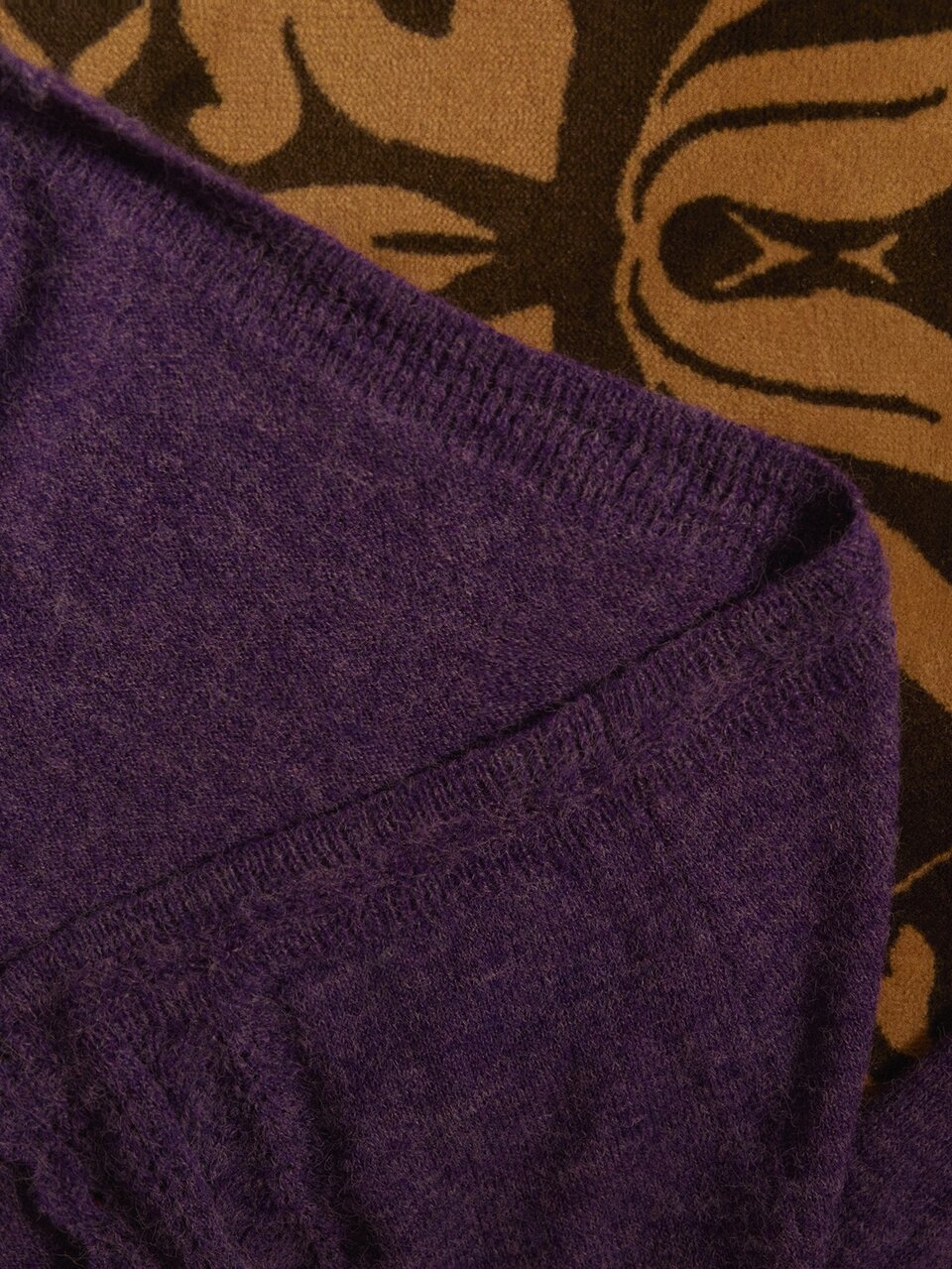 MOTF STUDIO SOLID SCALLOP TRIM SWEATER