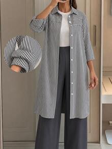 Lacomfia Ditambah Mantel Bermotif Garis-garis dengan Kancing Depan & Celana Panjang Lebar - MultiWarna - View 5