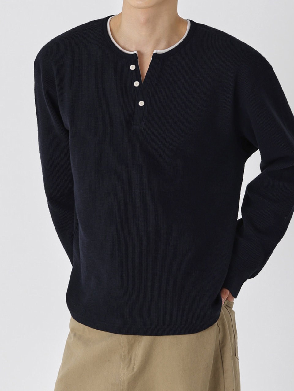 Men Contrast Trim Half Button Tee