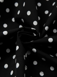 GlowEve CURVE Jaket Berkerudung dengan Tali Serut dan Bahu Jatuh Motif Polka Dot Plus - Hitam dan Putih - View 7