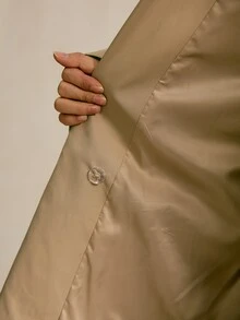 COSMINA 披肩袖繫腰風衣 - 卡其色 - 查看 8