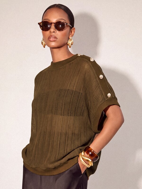 Zivah Solid Batwing Sleeve Button Decor Top