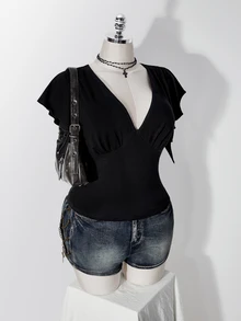 SHEIN ICON Women's Plus Size Retro Sexy Casual Millennial Style Y2K Simple Commuting Deep V-Neck Ruffled Short Sleeve Gathered Black T-Shirt - Black - View 8