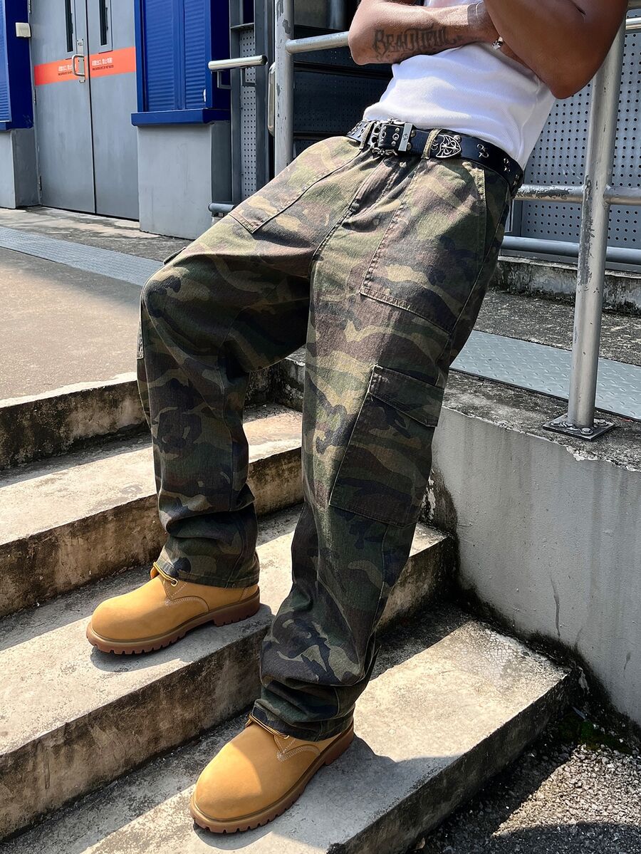 GALLERY FADE Men Camo Print Straight Leg Jeans Without Belt - Army Green - View 1