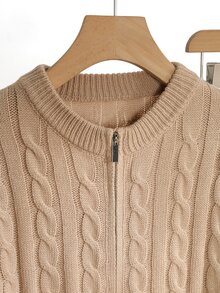 GlowEve Set Cardigan Rajut Kabel Polos dengan Bahu Longgar dan Resleting serta Celana Rajut dengan Potongan Meruncing - Unta - View 3