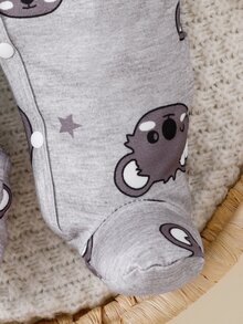 Conjunto de Pijama y Gorro con Estampado de Koala para Bebé Recién Nacido - Gris Claro - Ver 4