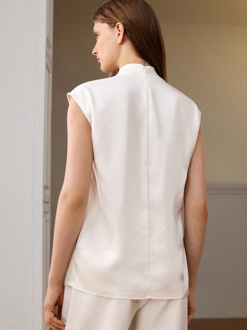 Anewsta Essential Solid Draped Collar Top Office Corporate Off-White Summer Elegant