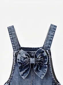 SHEIN Genkimix Kids 女童 1件裝 心形刺繡蝴蝶結前襟牛仔吊帶連身褲 - 中等水洗藍 - 查看 6
