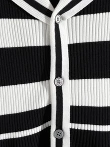 GlowEve CURVE Cardigan Rajut Lengan Panjang Kancing Tunggal Model Blok Warna Ukuran Plus untuk Musim Dingin - Hitam - View 4